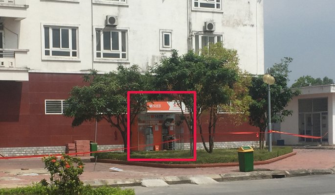 Thủ phạm cài 10 thỏi thuốc nổ trong ATM có thể là người địa phương...